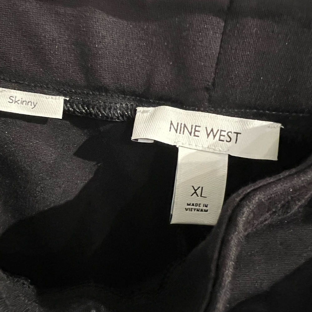 NWT Nine West XL Skinny Straight Leg - Black with Belt